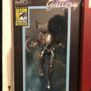 Superior iron man - diamond gallery marvel statue